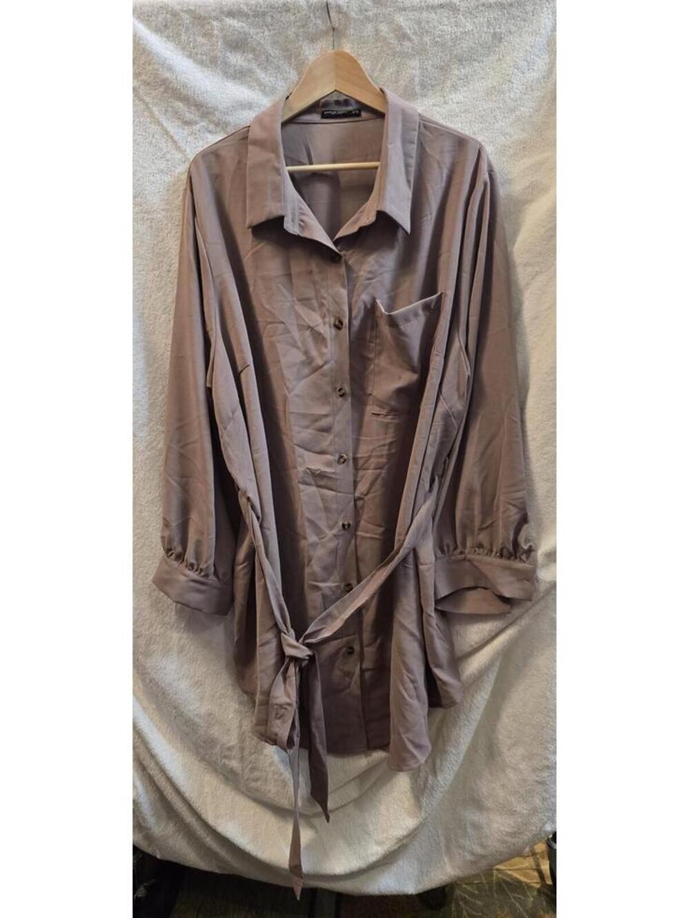 New, never worn SHEIN Curve+ Belted Long Sleeve Button Front Shirt Dress 6X
